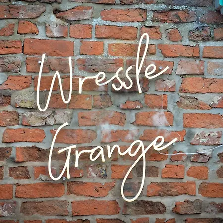 Semesterbostad Wressle Grange *